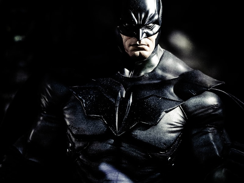 科幻美剧《边缘世界》海报，充满赛博朋克元素与未来感